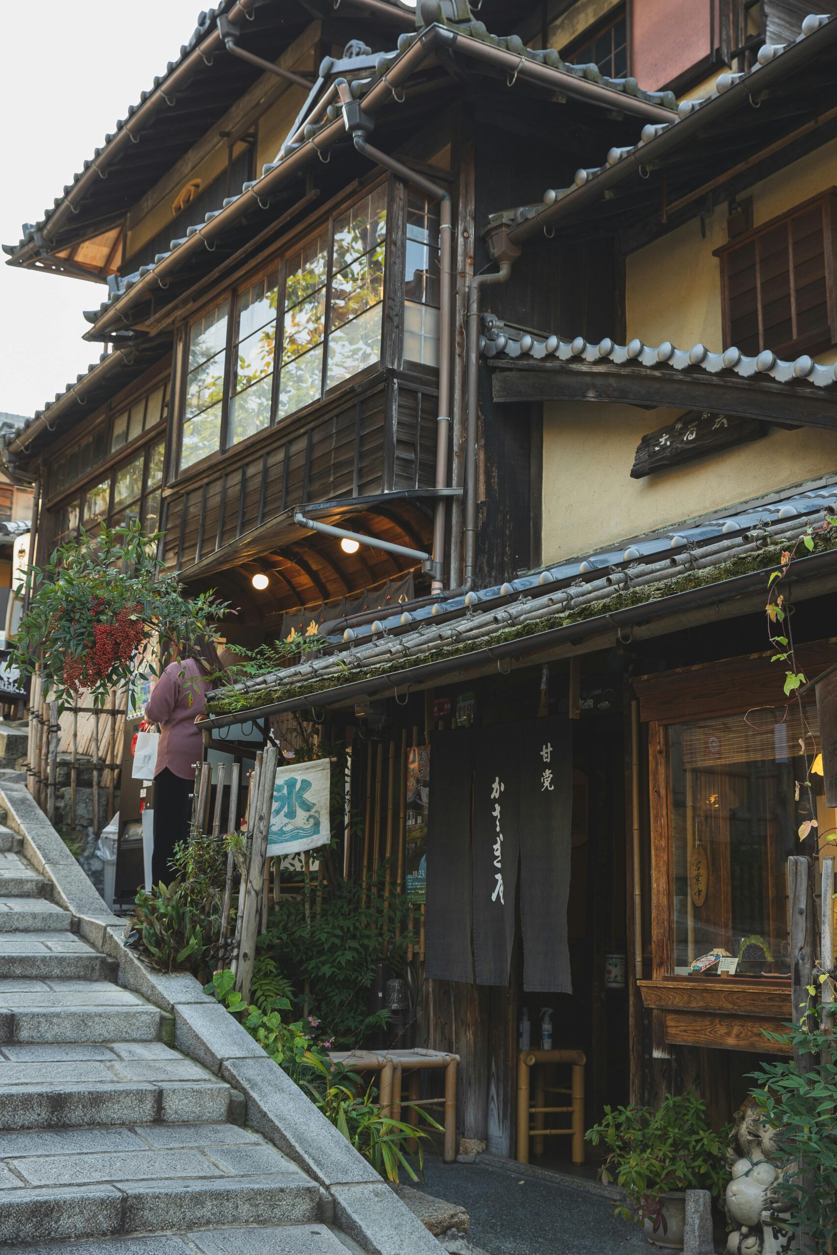 Visiting a Japanese Home: Modern Etiquette, Phrases, and Acts of Respect You Should Know