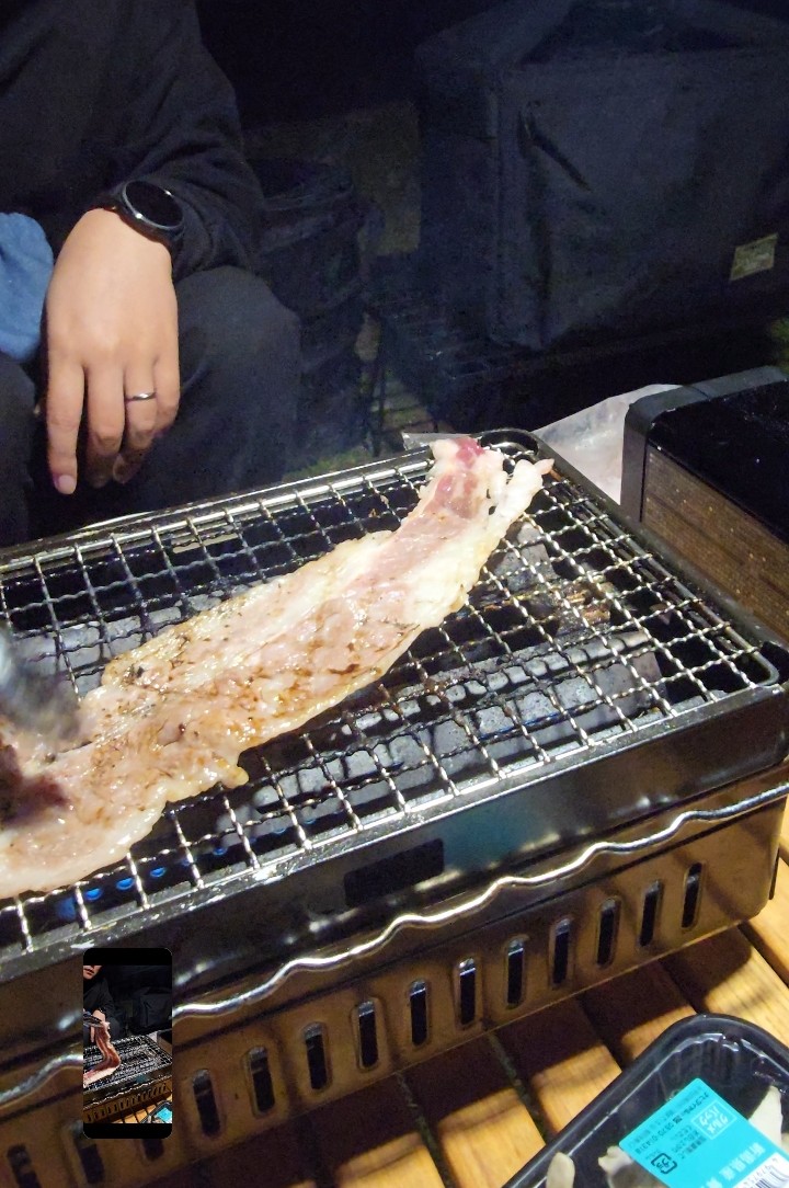 image of wagyu kalbi being grilled